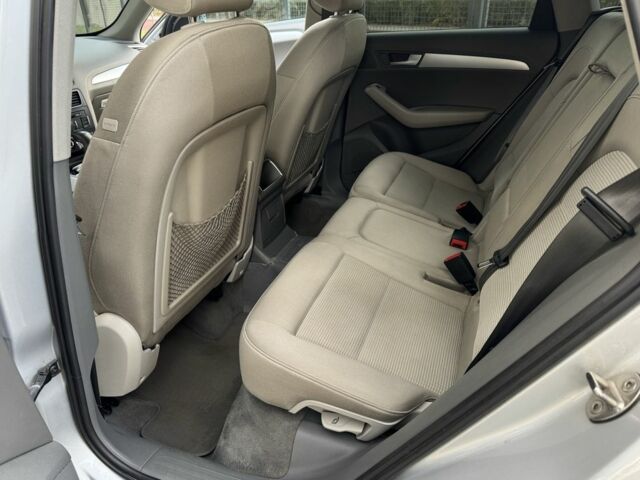 Сірий Ауді Ку 5, об'ємом двигуна 2 л та пробігом 270 тис. км за 15500 $, фото 21 на Automoto.ua