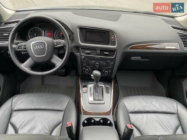 Ауди Ку 5 2011 в Полтаве на Automoto.ua Серый Ауди Ку 5, объемом двигателя 2 л и пробегом 249 тыс. км за 12500 $, фото 13 на Automoto.ua