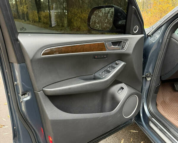 Сірий Ауді Ку 5, об'ємом двигуна 1.98 л та пробігом 277 тис. км за 12000 $, фото 19 на Automoto.ua