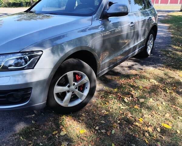 Сірий Ауді Ку 5, об'ємом двигуна 2 л та пробігом 250 тис. км за 13500 $, фото 26 на Automoto.ua