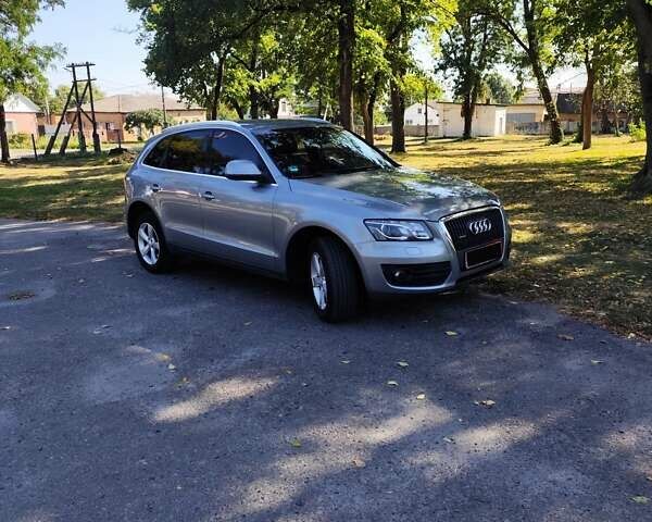 Сірий Ауді Ку 5, об'ємом двигуна 2 л та пробігом 250 тис. км за 13500 $, фото 21 на Automoto.ua