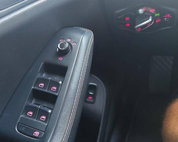Сірий Ауді Ку 5, об'ємом двигуна 2 л та пробігом 250 тис. км за 13500 $, фото 34 на Automoto.ua