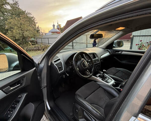 Серый Ауди Ку 5, объемом двигателя 1.97 л и пробегом 260 тыс. км за 16200 $, фото 18 на Automoto.ua