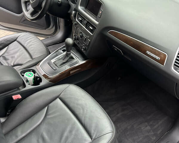 Сірий Ауді Ку 5, об'ємом двигуна 0 л та пробігом 250 тис. км за 9900 $, фото 8 на Automoto.ua