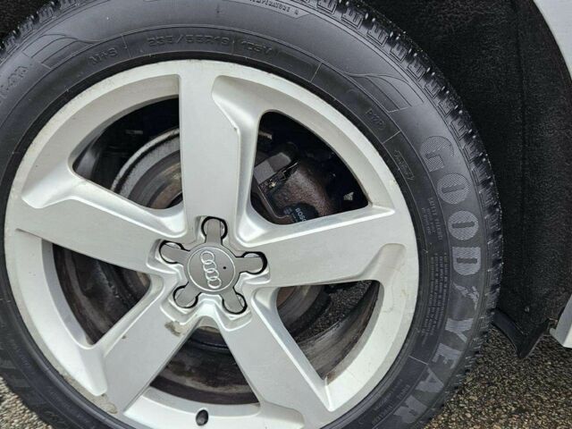 Серый Ауди Ку 5, объемом двигателя 3.2 л и пробегом 182 тыс. км за 7900 $, фото 21 на Automoto.ua