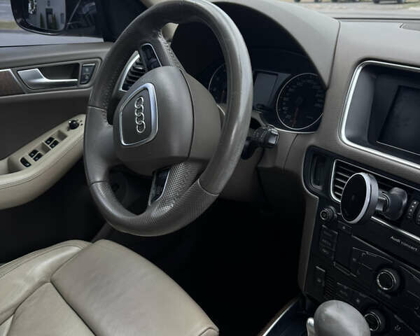 Сірий Ауді Ку 5, об'ємом двигуна 2 л та пробігом 113 тис. км за 16000 $, фото 5 на Automoto.ua