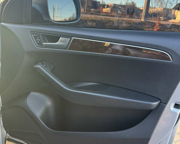 Серый Ауди Ку 5, объемом двигателя 1.98 л и пробегом 247 тыс. км за 11800 $, фото 25 на Automoto.ua