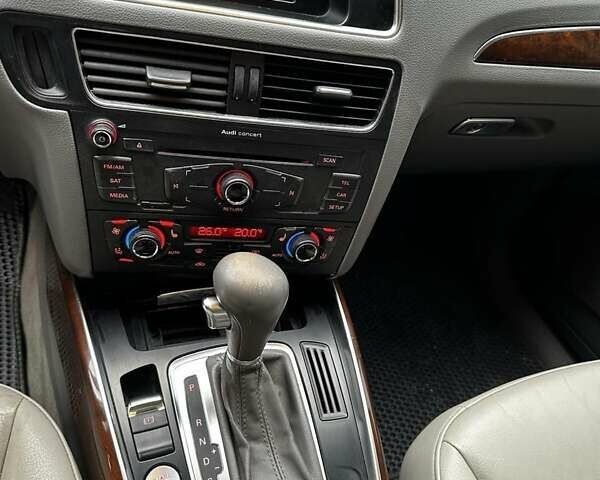 Серый Ауди Ку 5, объемом двигателя 1.98 л и пробегом 231 тыс. км за 11700 $, фото 1 на Automoto.ua