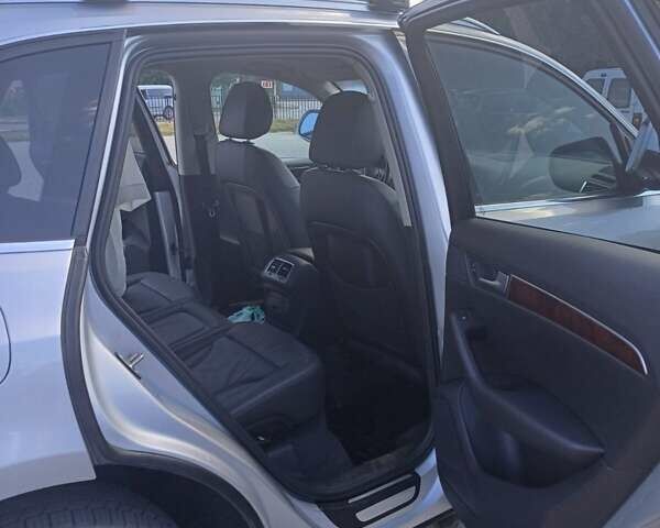 Серый Ауди Ку 5, объемом двигателя 2 л и пробегом 170 тыс. км за 13300 $, фото 5 на Automoto.ua