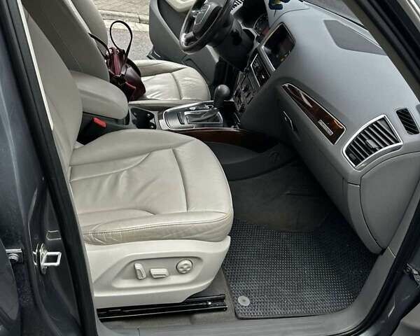 Серый Ауди Ку 5, объемом двигателя 1.98 л и пробегом 231 тыс. км за 11700 $, фото 6 на Automoto.ua