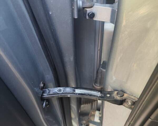Сірий Ауді Ку 5, об'ємом двигуна 2 л та пробігом 250 тис. км за 13500 $, фото 23 на Automoto.ua