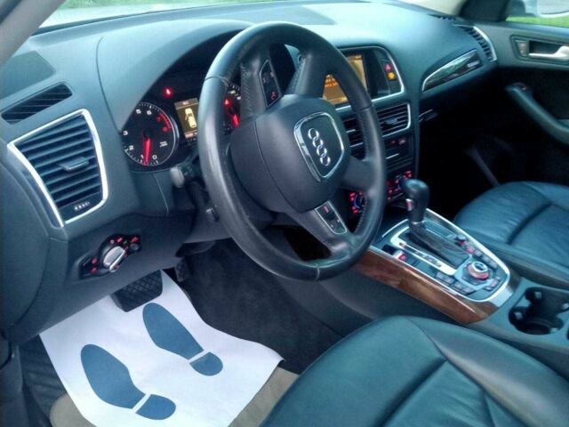 Сірий Ауді Ку 5, об'ємом двигуна 2 л та пробігом 210 тис. км за 10000 $, фото 6 на Automoto.ua