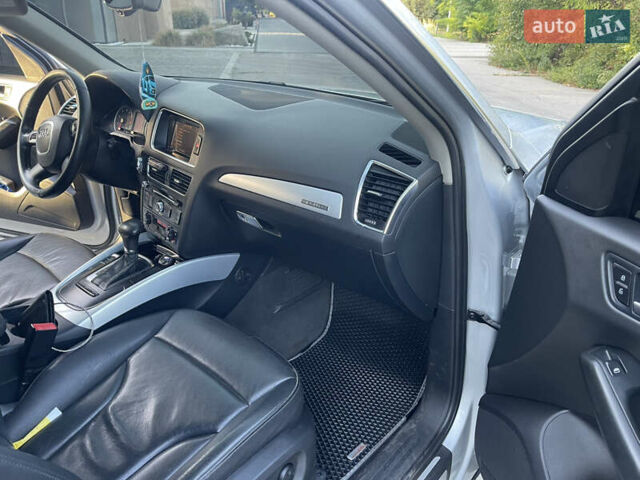 Ауди Ку 5 2012 в Херсоне на Automoto.ua Серый Ауди Ку 5, объемом двигателя 1.99 л и пробегом 242 тыс. км за 12800 $, фото 13 на Automoto.ua