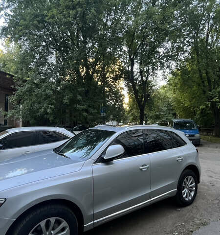 Серый Ауди Ку 5, объемом двигателя 1.98 л и пробегом 212 тыс. км за 14400 $, фото 2 на Automoto.ua