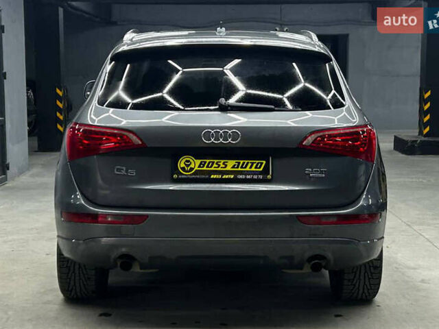 Серый Ауди Ку 5, объемом двигателя 1.98 л и пробегом 200 тыс. км за 12400 $, фото 4 на Automoto.ua