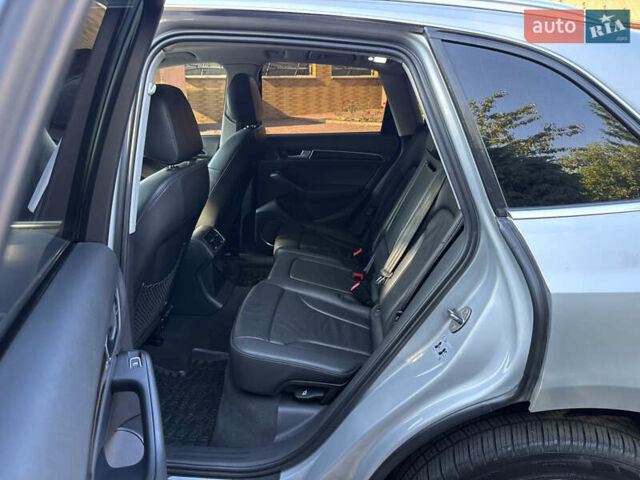 Сірий Ауді Ку 5, об'ємом двигуна 2 л та пробігом 250 тис. км за 12900 $, фото 40 на Automoto.ua