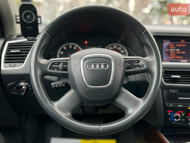 Серый Ауди Ку 5, объемом двигателя 2 л и пробегом 227 тыс. км за 16200 $, фото 10 на Automoto.ua