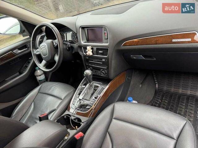 Сірий Ауді Ку 5, об'ємом двигуна 1.98 л та пробігом 270 тис. км за 14700 $, фото 14 на Automoto.ua