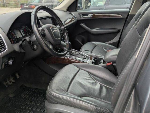 Серый Ауди Ку 5, объемом двигателя 2 л и пробегом 204 тыс. км за 10500 $, фото 12 на Automoto.ua