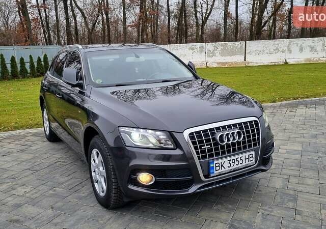 Серый Ауди Ку 5, объемом двигателя 1.97 л и пробегом 206 тыс. км за 15999 $, фото 3 на Automoto.ua