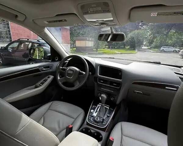 Сірий Ауді Ку 5, об'ємом двигуна 1.98 л та пробігом 250 тис. км за 12700 $, фото 6 на Automoto.ua