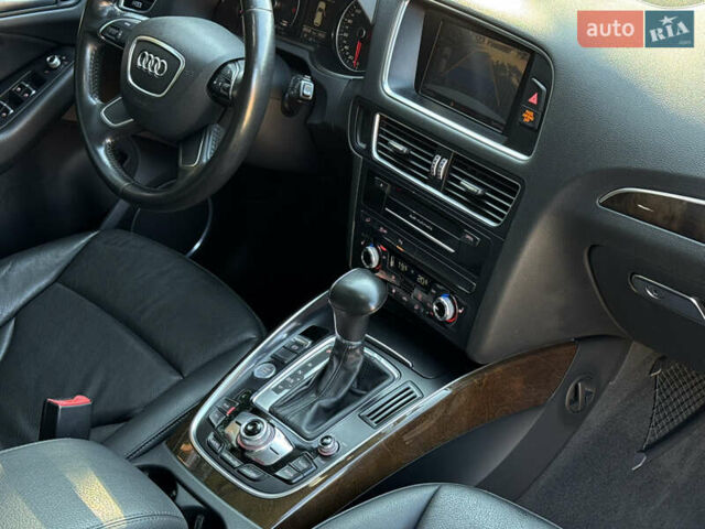 Сірий Ауді Ку 5, об'ємом двигуна 2 л та пробігом 250 тис. км за 12900 $, фото 51 на Automoto.ua