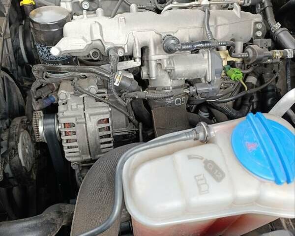 Сірий Ауді Ку 5, об'ємом двигуна 1.98 л та пробігом 218 тис. км за 14500 $, фото 80 на Automoto.ua