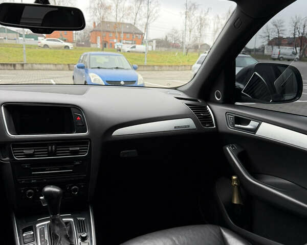 Серый Ауди Ку 5, объемом двигателя 3.2 л и пробегом 240 тыс. км за 11500 $, фото 44 на Automoto.ua