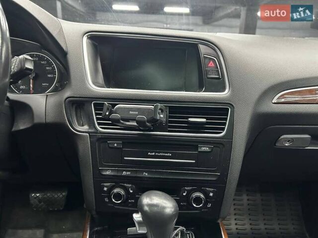 Серый Ауди Ку 5, объемом двигателя 1.98 л и пробегом 200 тыс. км за 12400 $, фото 11 на Automoto.ua