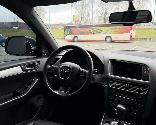 Серый Ауди Ку 5, объемом двигателя 3.2 л и пробегом 240 тыс. км за 11500 $, фото 45 на Automoto.ua