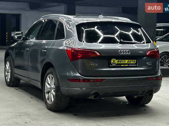 Серый Ауди Ку 5, объемом двигателя 1.98 л и пробегом 200 тыс. км за 12400 $, фото 3 на Automoto.ua