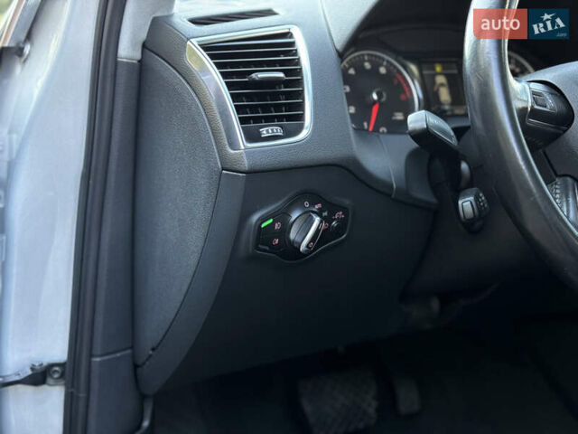 Сірий Ауді Ку 5, об'ємом двигуна 2 л та пробігом 250 тис. км за 12900 $, фото 31 на Automoto.ua