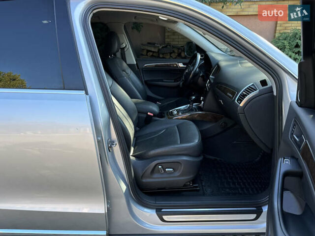 Сірий Ауді Ку 5, об'ємом двигуна 2 л та пробігом 250 тис. км за 12900 $, фото 46 на Automoto.ua