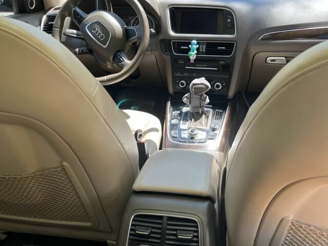 Сірий Ауді Ку 5, об'ємом двигуна 2 л та пробігом 180 тис. км за 14000 $, фото 14 на Automoto.ua