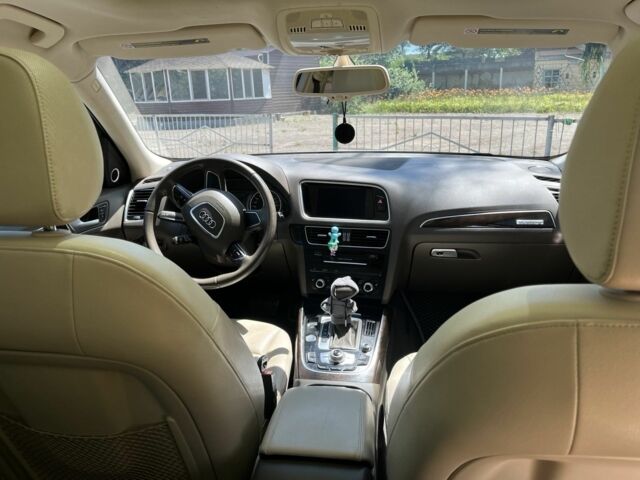 Сірий Ауді Ку 5, об'ємом двигуна 2 л та пробігом 180 тис. км за 14000 $, фото 15 на Automoto.ua