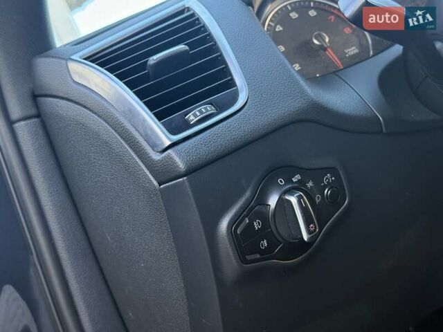 Сірий Ауді Ку 5, об'ємом двигуна 2 л та пробігом 220 тис. км за 12750 $, фото 65 на Automoto.ua