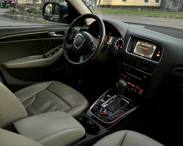 Серый Ауди Ку 5, объемом двигателя 1.98 л и пробегом 288 тыс. км за 13700 $, фото 8 на Automoto.ua