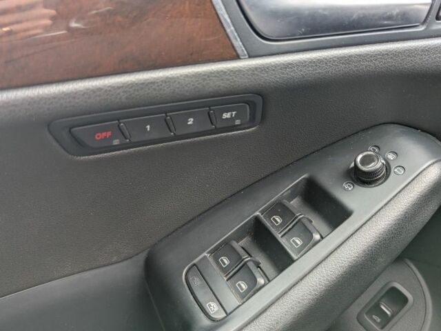 Серый Ауди Ку 5, объемом двигателя 2 л и пробегом 204 тыс. км за 10500 $, фото 16 на Automoto.ua