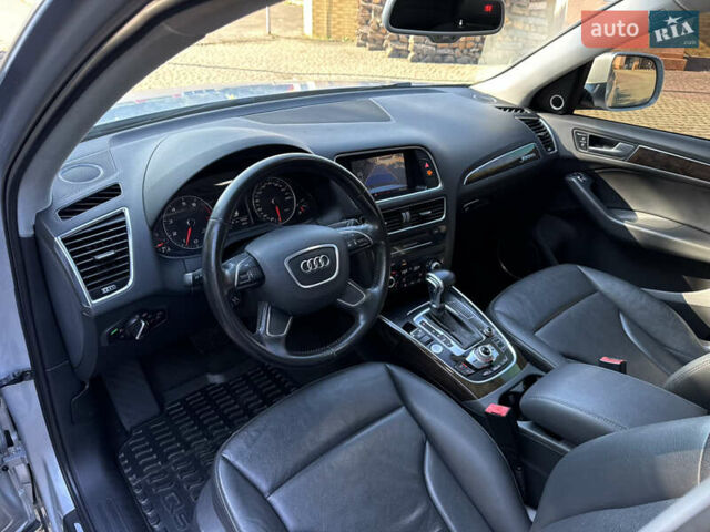 Сірий Ауді Ку 5, об'ємом двигуна 2 л та пробігом 250 тис. км за 12900 $, фото 30 на Automoto.ua