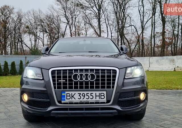 Серый Ауди Ку 5, объемом двигателя 1.97 л и пробегом 206 тыс. км за 15999 $, фото 2 на Automoto.ua