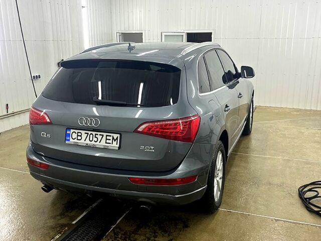 Серый Ауди Ку 5, объемом двигателя 2 л и пробегом 270 тыс. км за 13000 $, фото 3 на Automoto.ua