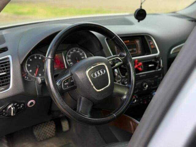 Серый Ауди Ку 5, объемом двигателя 2 л и пробегом 230 тыс. км за 12873 $, фото 1 на Automoto.ua