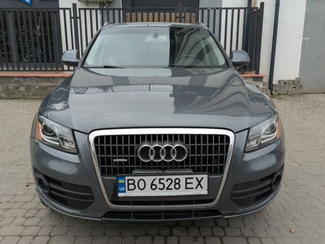 Серый Ауди Ку 5, объемом двигателя 2 л и пробегом 204 тыс. км за 10500 $, фото 1 на Automoto.ua