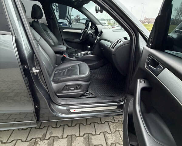 Серый Ауди Ку 5, объемом двигателя 3.2 л и пробегом 240 тыс. км за 11500 $, фото 39 на Automoto.ua