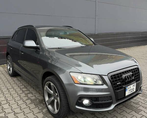 Серый Ауди Ку 5, объемом двигателя 3.2 л и пробегом 240 тыс. км за 11500 $, фото 1 на Automoto.ua