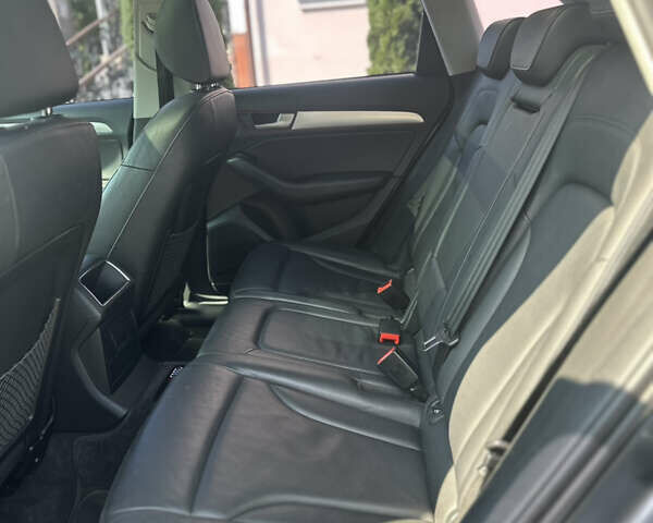 Серый Ауди Ку 5, объемом двигателя 1.97 л и пробегом 185 тыс. км за 17350 $, фото 29 на Automoto.ua