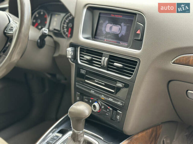 Серый Ауди Ку 5, объемом двигателя 1.97 л и пробегом 233 тыс. км за 16999 $, фото 22 на Automoto.ua