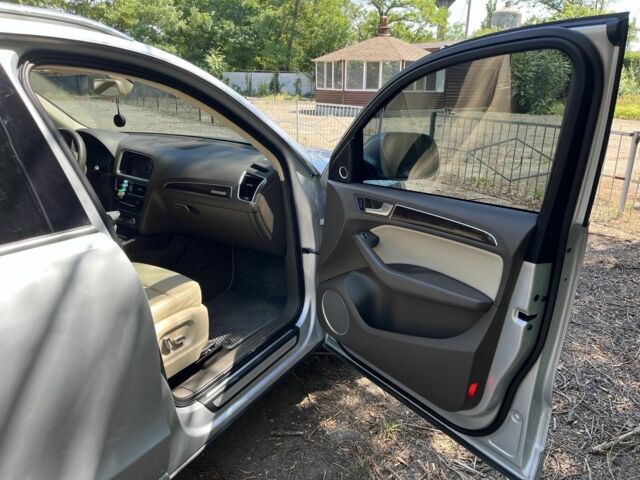 Сірий Ауді Ку 5, об'ємом двигуна 2 л та пробігом 180 тис. км за 14000 $, фото 13 на Automoto.ua