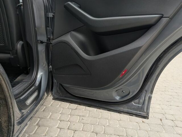 Серый Ауди Ку 5, объемом двигателя 2 л и пробегом 204 тыс. км за 10500 $, фото 10 на Automoto.ua