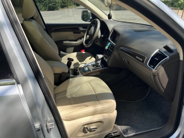 Сірий Ауді Ку 5, об'ємом двигуна 2 л та пробігом 180 тис. км за 14000 $, фото 12 на Automoto.ua